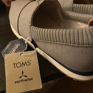 Tom’s shoes